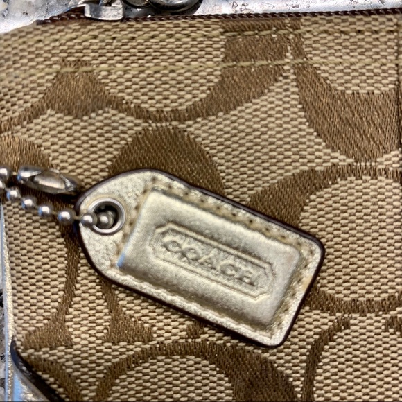 Coach Wristlet - Picture 3 of 4